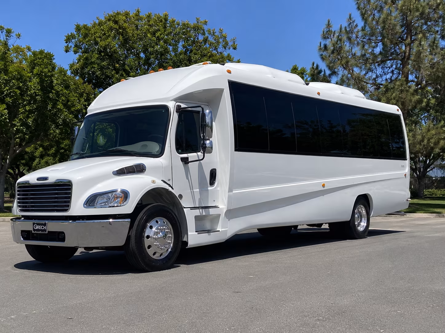 bus rentals for pasadena contractor groups and job site transportation