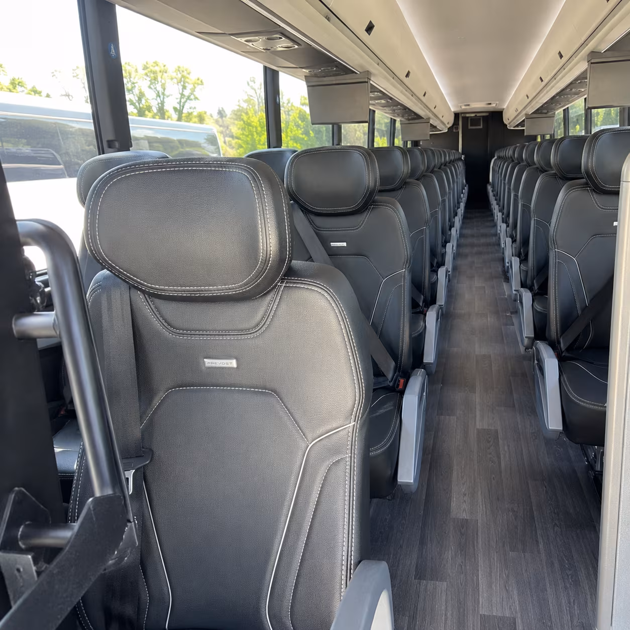 charter buses for trade show groups heading into downtown houston
