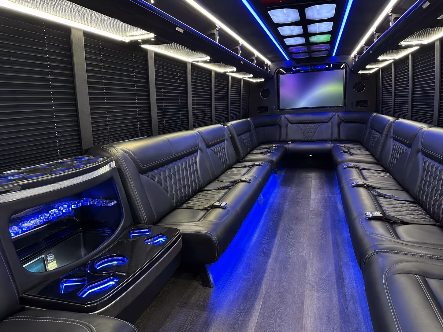 quinceanera and sweet 16 party buses for pasadena celebrations