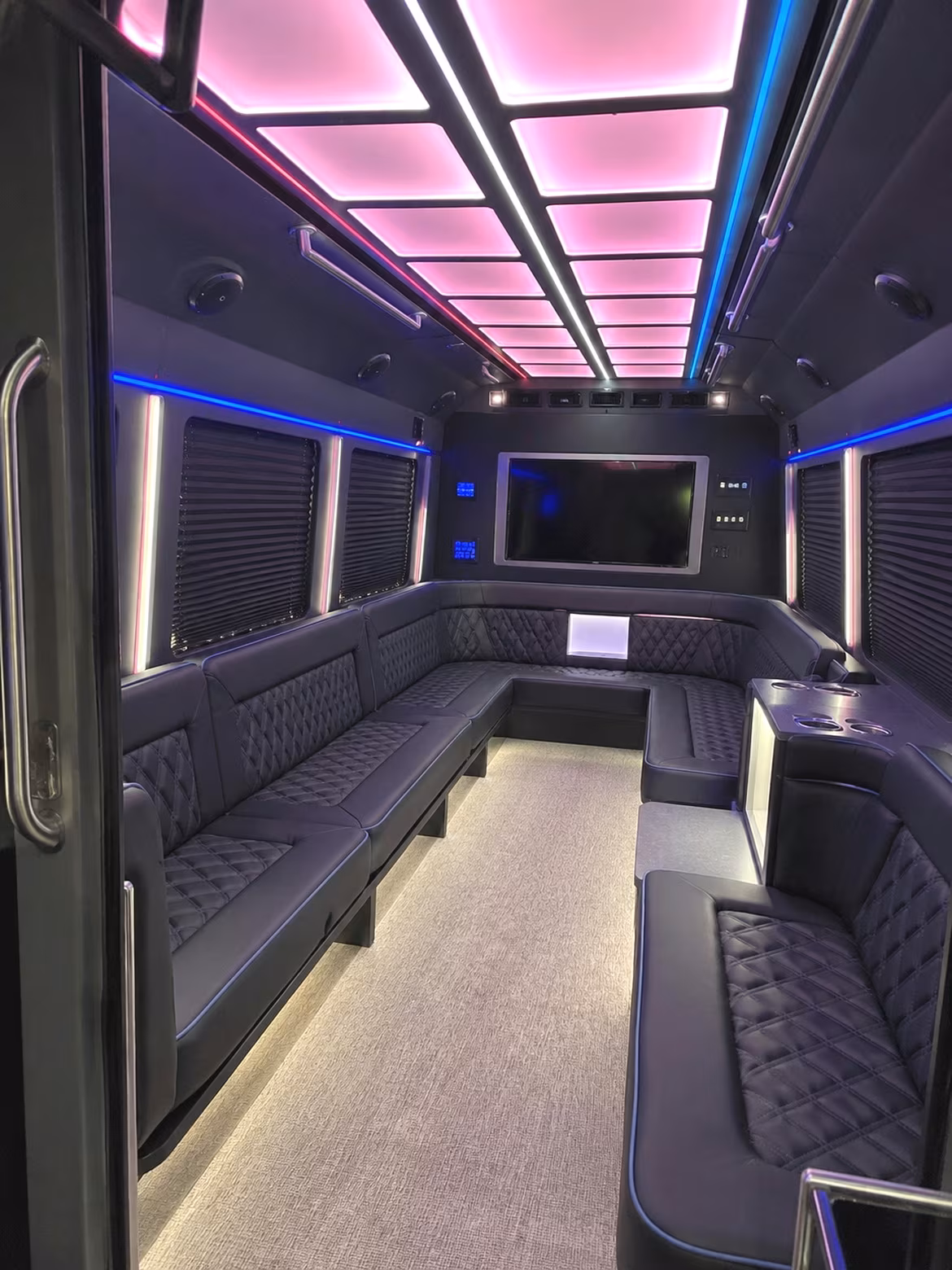 why rent using pasadenaminibuscompany com